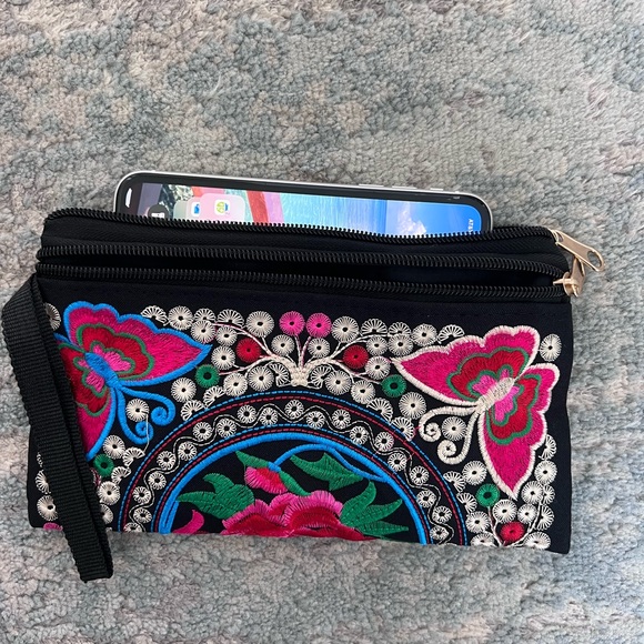 NWT | Black and Pink Embroidered Clutch - Picture 7 of 7
